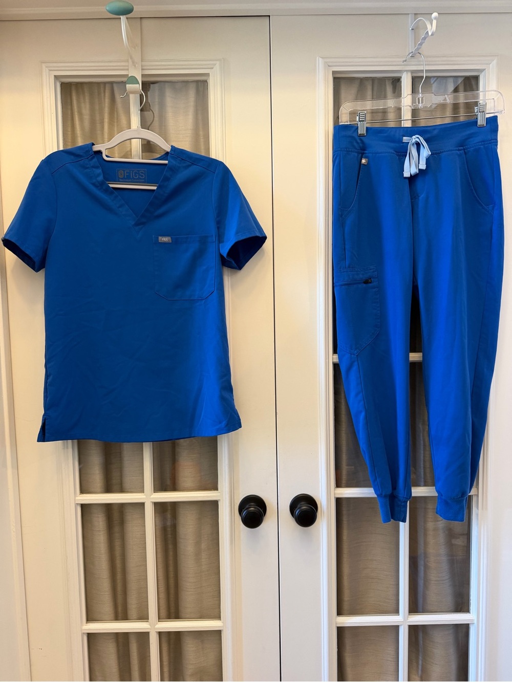 XS Royal Blue Women’s Figs Scrub Set w/ Petite Zamora Joggers EUC